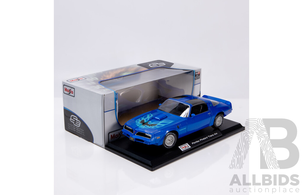 Maisto Special Edition 1977 Pontiac Firebird Trans Am Blue Metallic 1:18 Scale Model Car - New