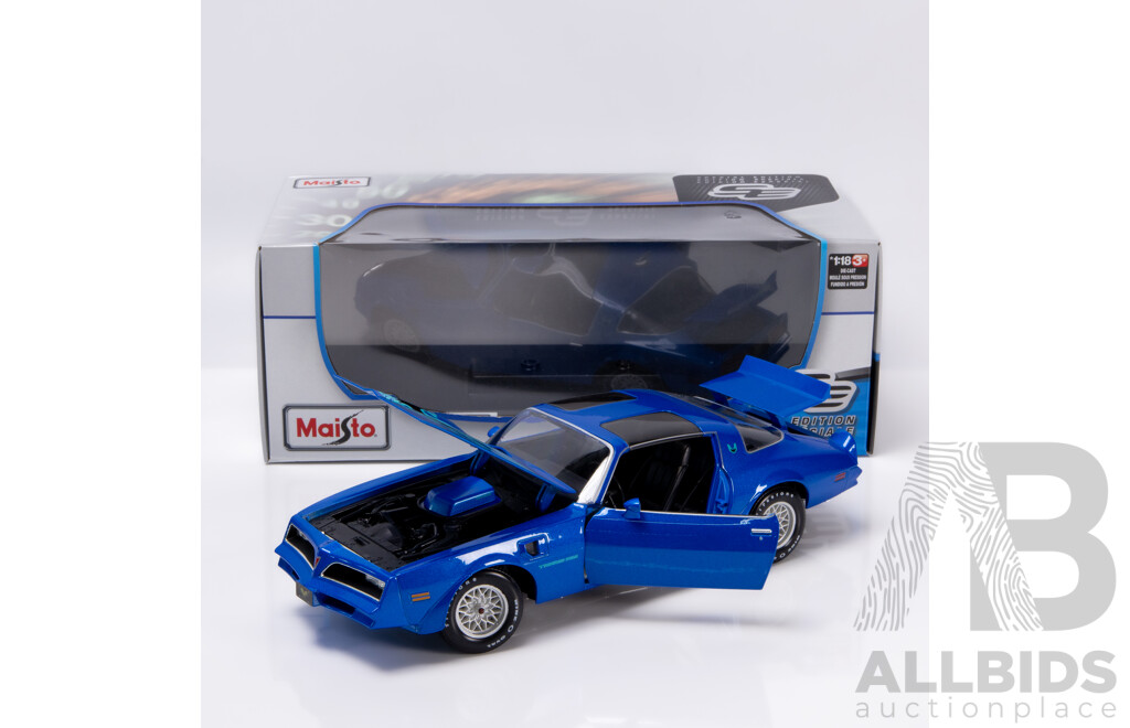 Maisto Special Edition 1977 Pontiac Firebird Trans Am Blue Metallic 1:18 Scale Model Car - New