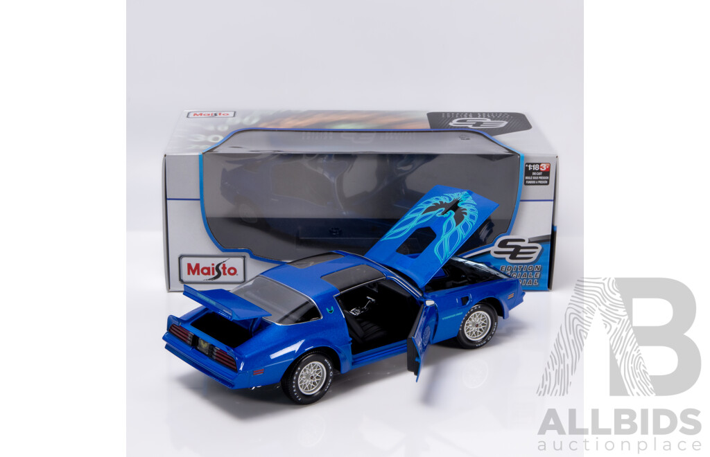 Maisto Special Edition 1977 Pontiac Firebird Trans Am Blue Metallic 1:18 Scale Model Car - New