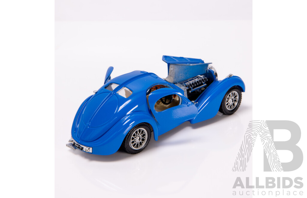 Bburago 1985 (0503) Release - 1936 Bugatti Atlantic Blue 1:24 Scale Model Car