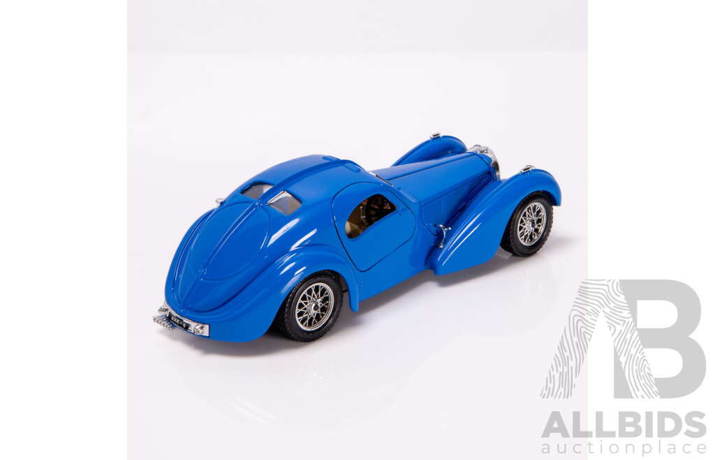 Bburago 1985 (0503) Release - 1936 Bugatti Atlantic Blue 1:24 Scale Model Car