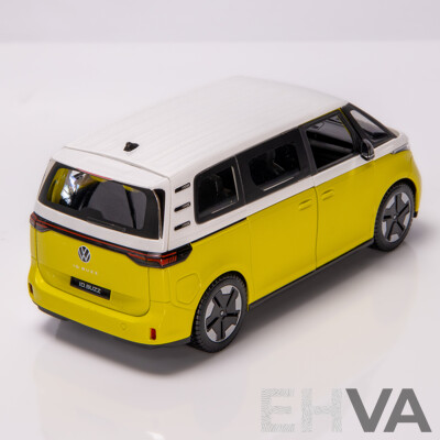 Maisto Special Edition 2023 Volkswagen ID. Buzz Yellow/White 1:24 Scale Model Car - New
