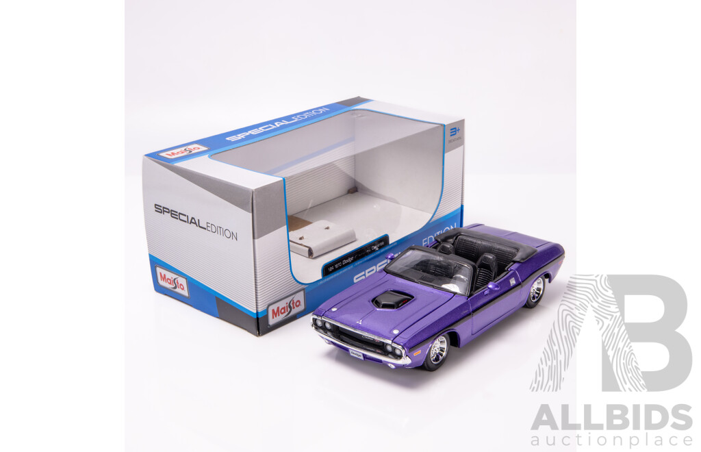 Maisto Special Edition 1970 Dodge Challenger R/T Convertible Metallic Purple 1:24 Scale Model Car - New