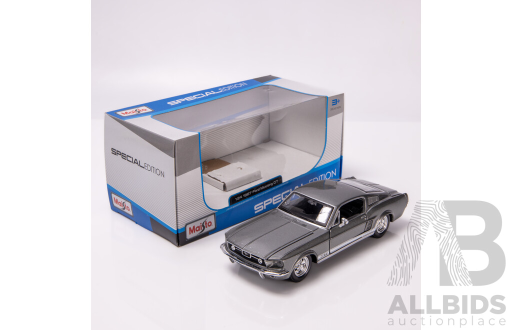 Maisto Special Edition 1967 Ford Mustang GT Fastback Metallic Grey 1:24 Scale Model Car - New