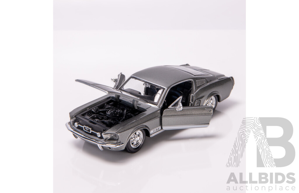 Maisto Special Edition 1967 Ford Mustang GT Fastback Metallic Grey 1:24 Scale Model Car - New