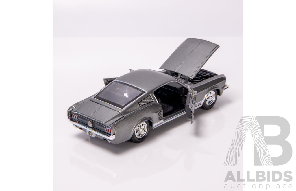 Maisto Special Edition 1967 Ford Mustang GT Fastback Metallic Grey 1:24 Scale Model Car - New