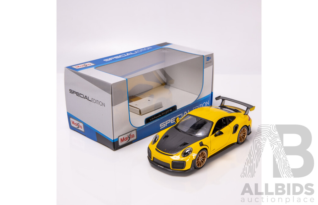 Maisto Special Edition 2018 Porsche 911 GT2 RS (991.2) Racing Yellow 1:24 Scale Model Car - New