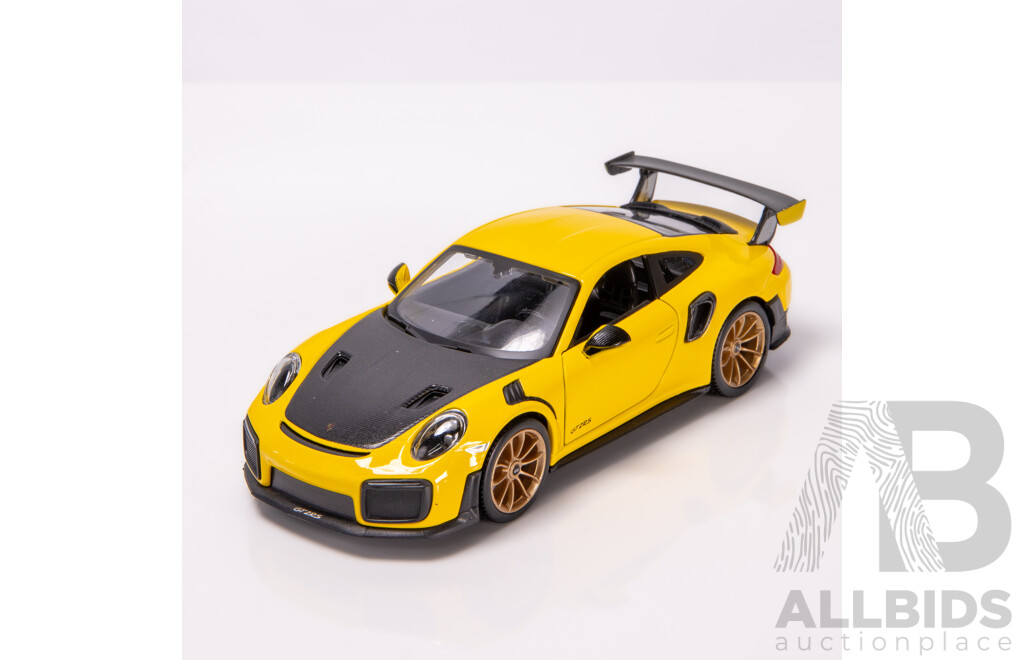 Maisto Special Edition 2018 Porsche 911 GT2 RS (991.2) Racing Yellow 1:24 Scale Model Car - New