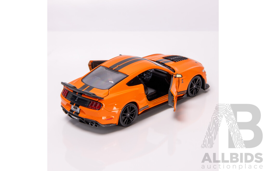 Maisto Special Edition 2020 Ford Shelby Mustang GT500 Orange W Black Stripes 1:24 Scale Model Car - New