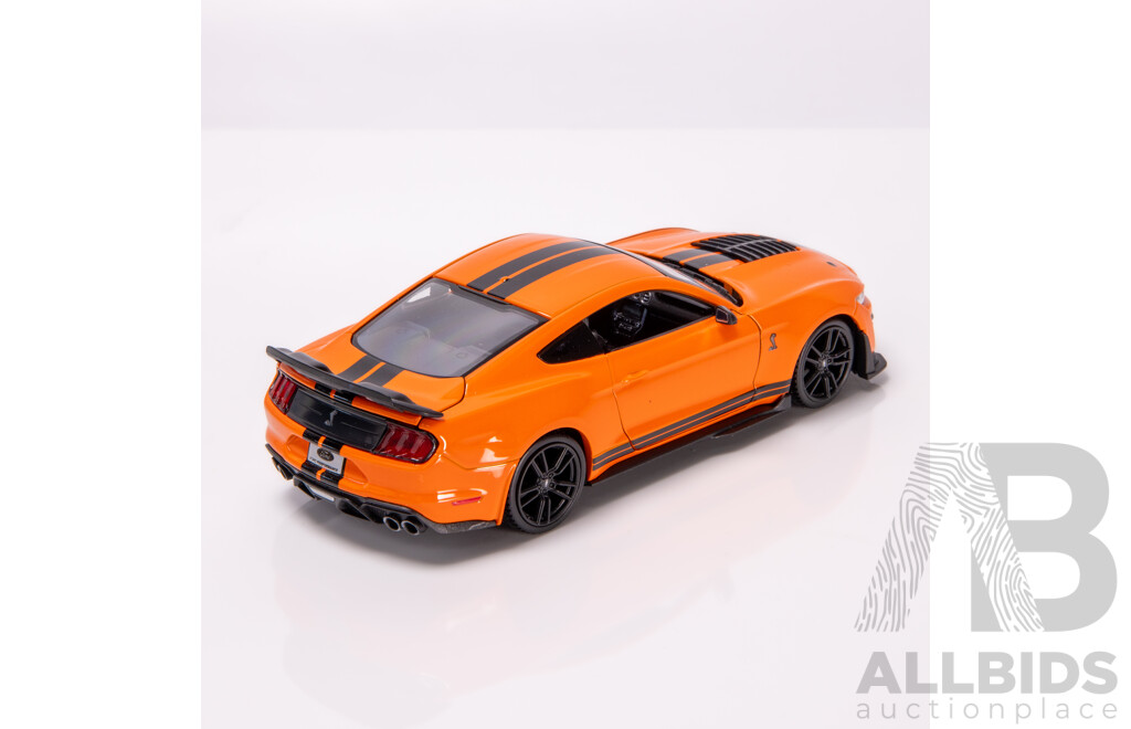 Maisto Special Edition 2020 Ford Shelby Mustang GT500 Orange W Black Stripes 1:24 Scale Model Car - New