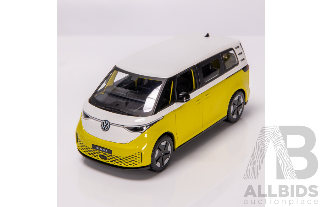 Maisto Special Edition 2023 Volkswagen ID. Buzz Yellow/White 1:24 Scale Model Car - New