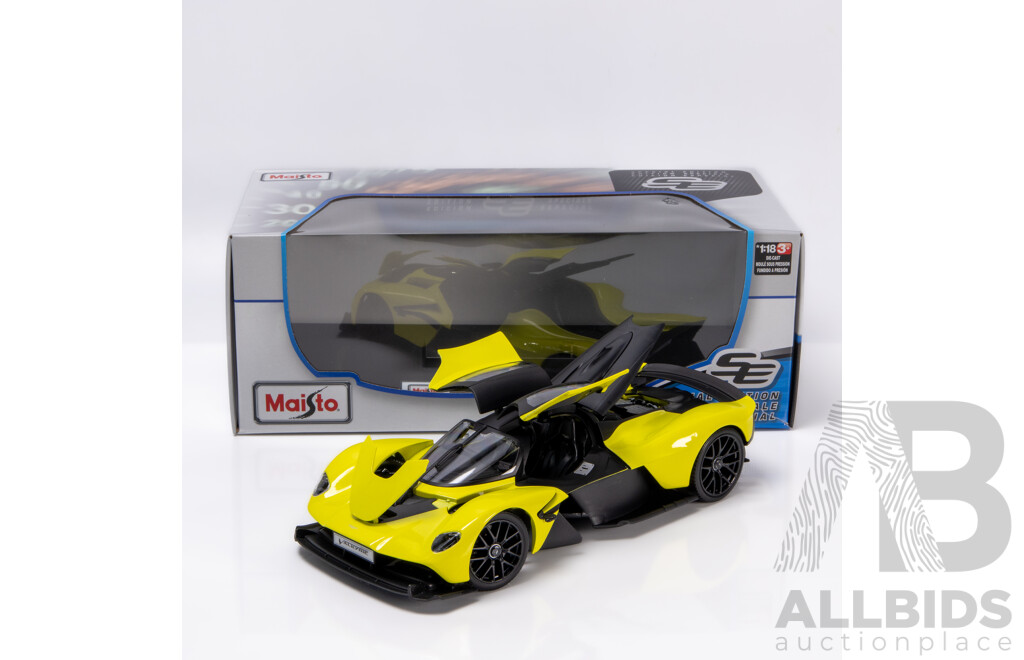 Maisto Special Edition 2021 Aston Martin Valkyrie Yellow Lime Green 1:18 Scale Model Car - New
