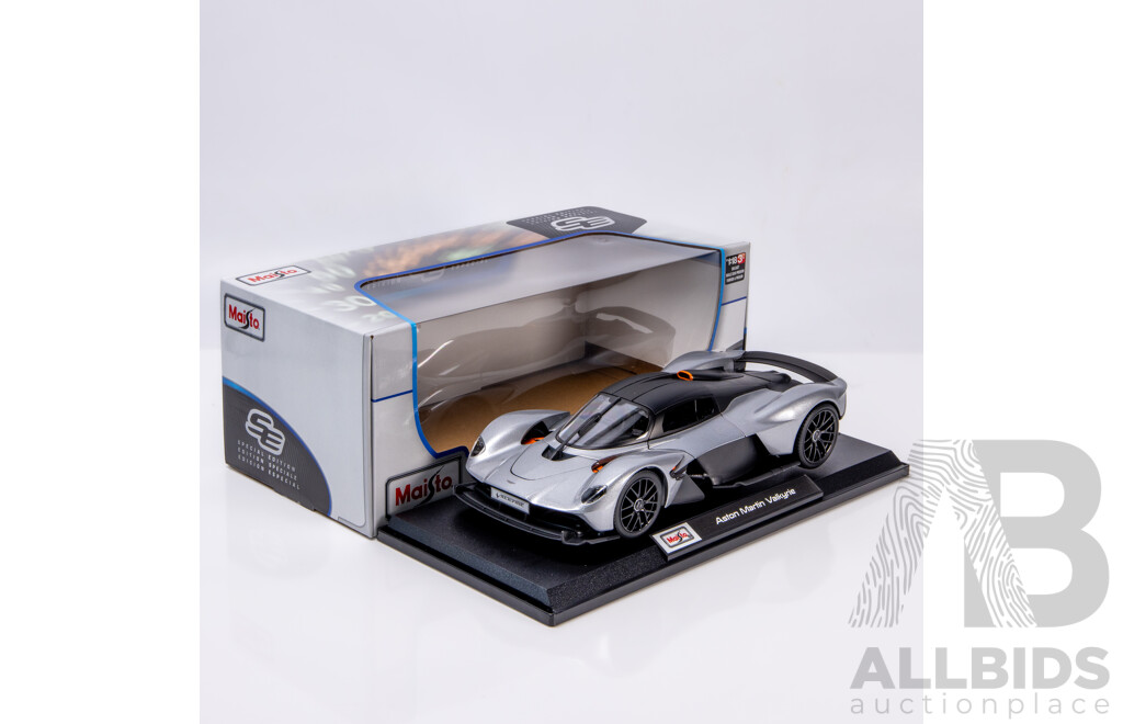 Maisto Special Edition 2021 Aston Martin Valkyrie Metallic Silver / Satin Black 1:18 Scale Model Car - New