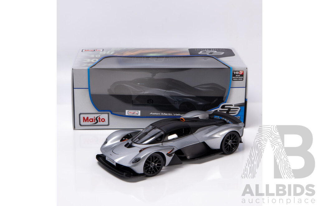 Maisto Special Edition 2021 Aston Martin Valkyrie Metallic Silver / Satin Black 1:18 Scale Model Car - New