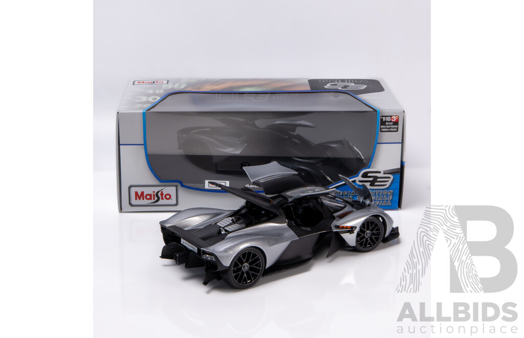 Maisto Special Edition 2021 Aston Martin Valkyrie Metallic Silver / Satin Black 1:18 Scale Model Car - New