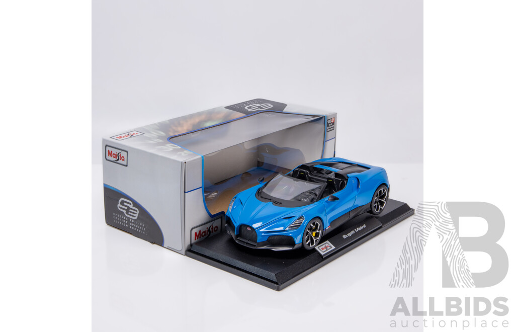Maisto Special Edition 2023 Bugatti Mistral W16 French Racing Blue 1:18 Scale Model Car - New