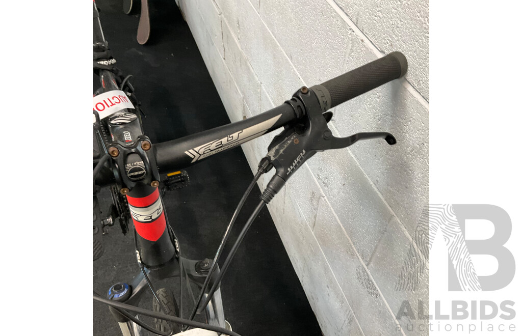 FELT Q820 Bike - 19.5''