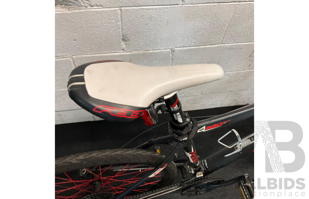 FELT Q820 Bike - 19.5''