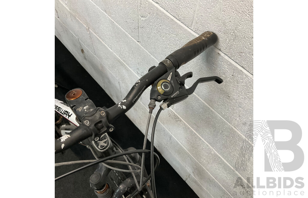 Merida Crossway 10 Bike - Size 42cm