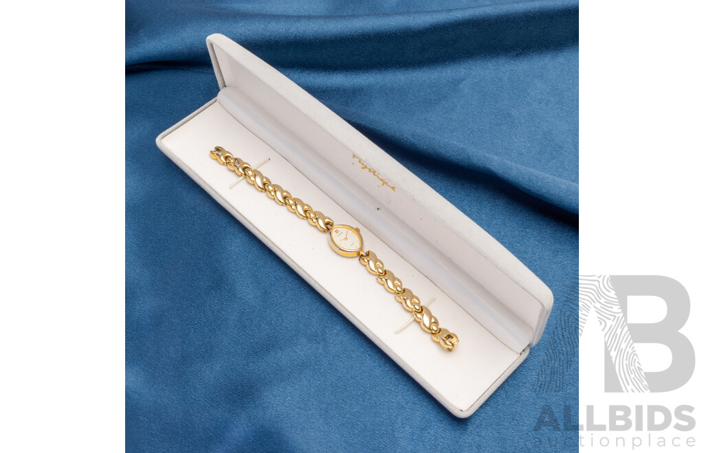 Pulsar Women V232-6940 Fashion Gold Tone Oval Quartz Analog 16mm Watch