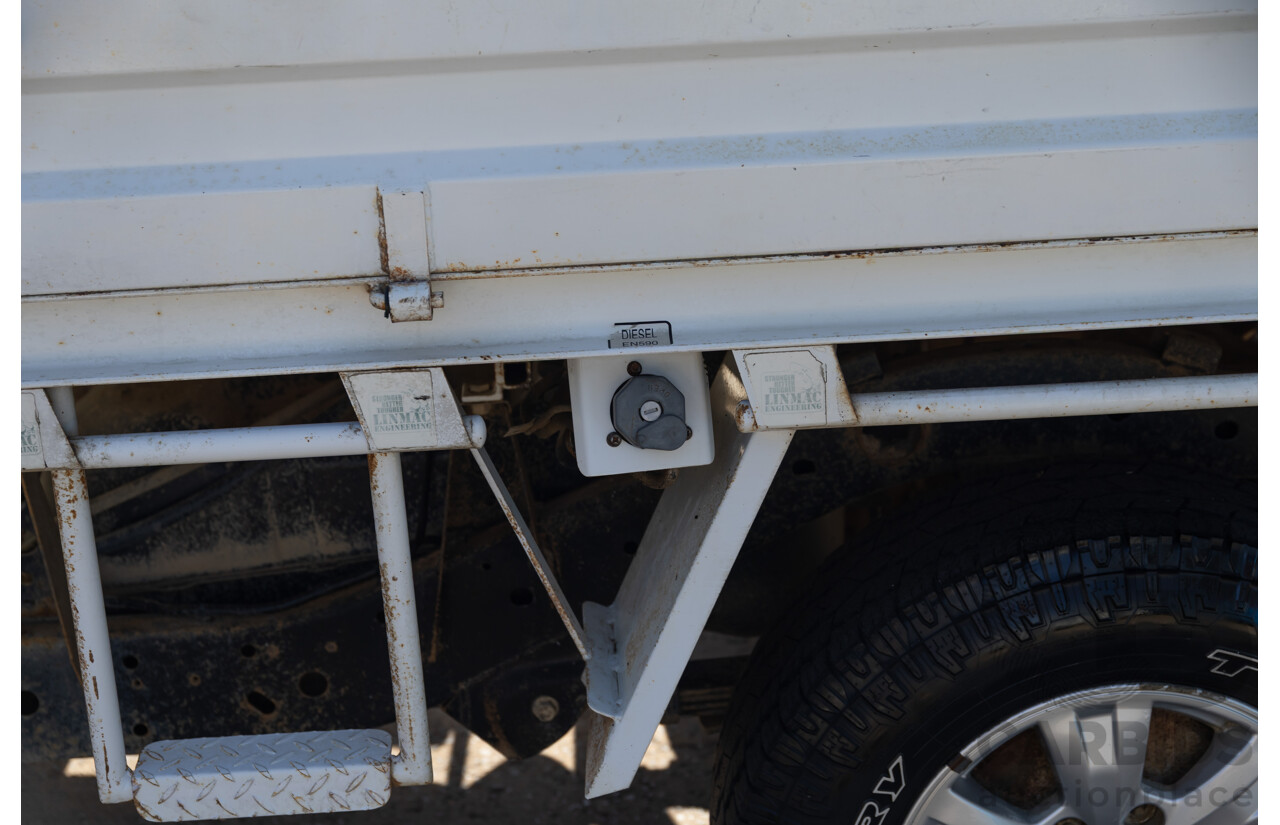 1/2012 Mitsubishi Triton GLX (4x4) MN MY12 C/Chas Solid White Turbo Diesel 2.5L