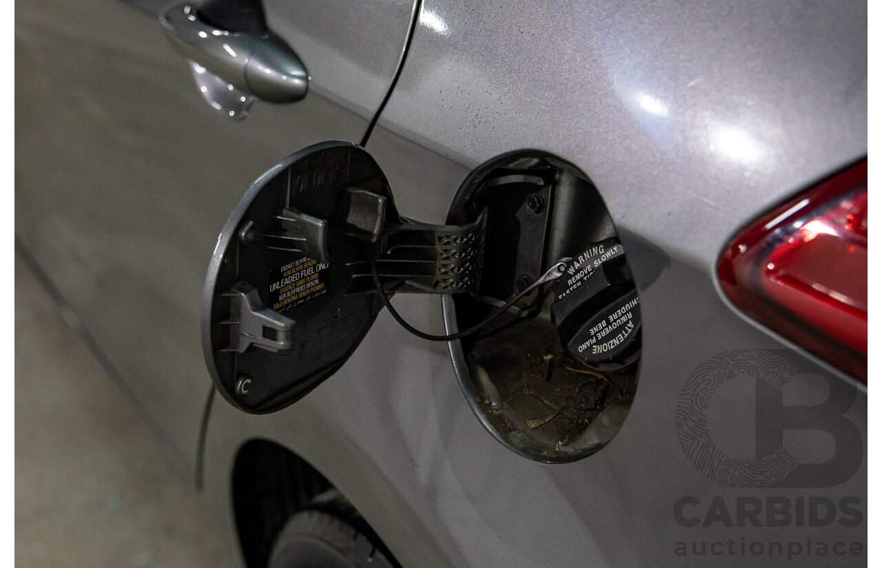 09/2015 Kia Cerato S (FWD) YD MY15 5d Hatchback Silky Silver Metallic 1.8L