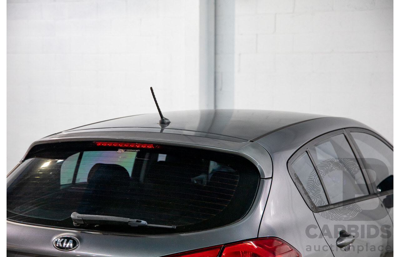 09/2015 Kia Cerato S (FWD) YD MY15 5d Hatchback Silky Silver Metallic 1.8L