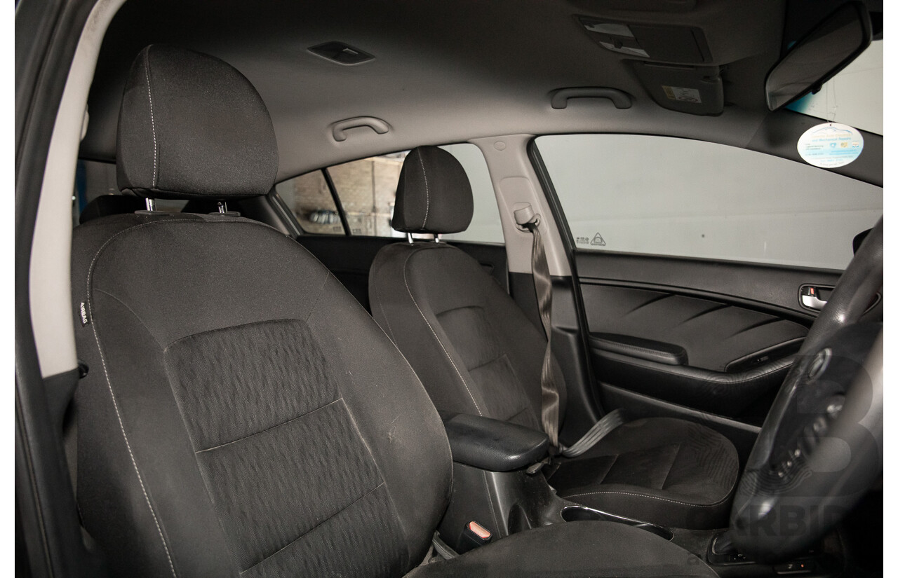 09/2015 Kia Cerato S (FWD) YD MY15 5d Hatchback Silky Silver Metallic 1.8L