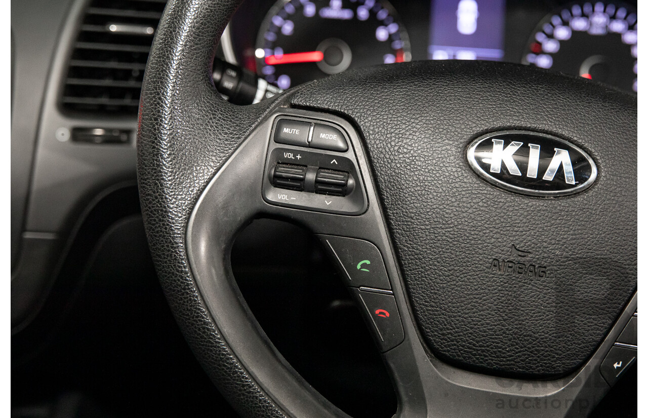 09/2015 Kia Cerato S (FWD) YD MY15 5d Hatchback Silky Silver Metallic 1.8L