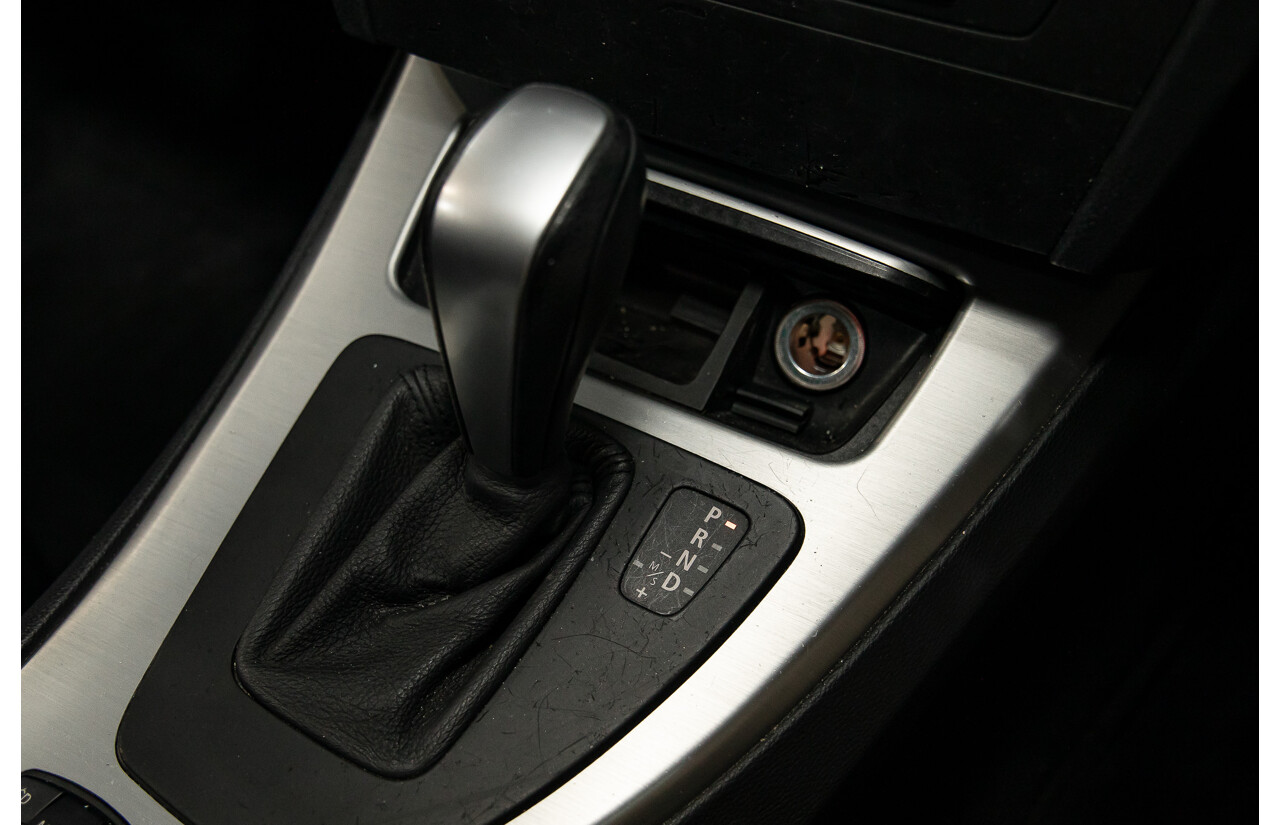 5/2009 BMW 325i E90 MY09 4d Sedan Titanium Silver Metallic 2.5L