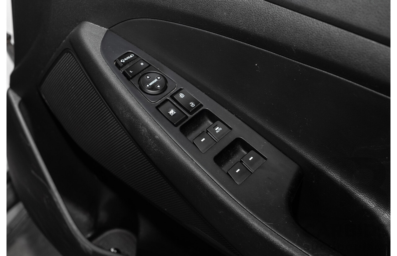 03/2017 Hyundai Tucson Active X (FWD) TL 4D Wagon Pure White 2.0L