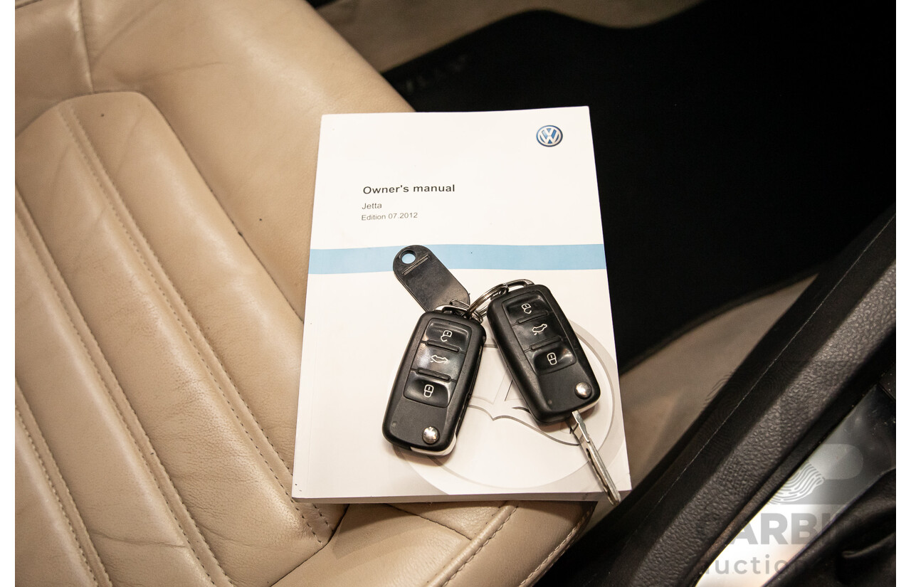 11/2012 Volkswagen Jetta 147 TSI Highline 1KM MY13 4d Sedan Candy White Turbo 2.0L