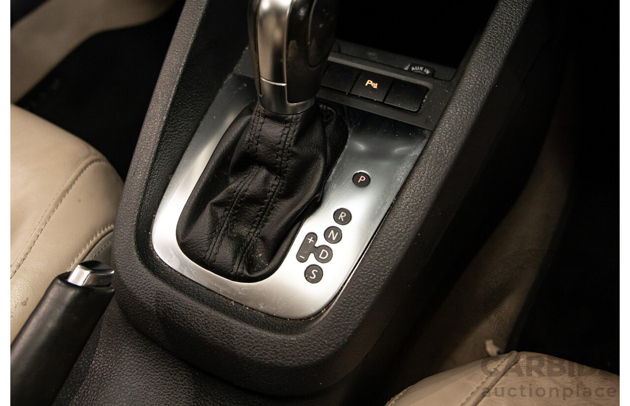 11/2012 Volkswagen Jetta 147 TSI Highline 1KM MY13 4d Sedan Candy White Turbo 2.0L