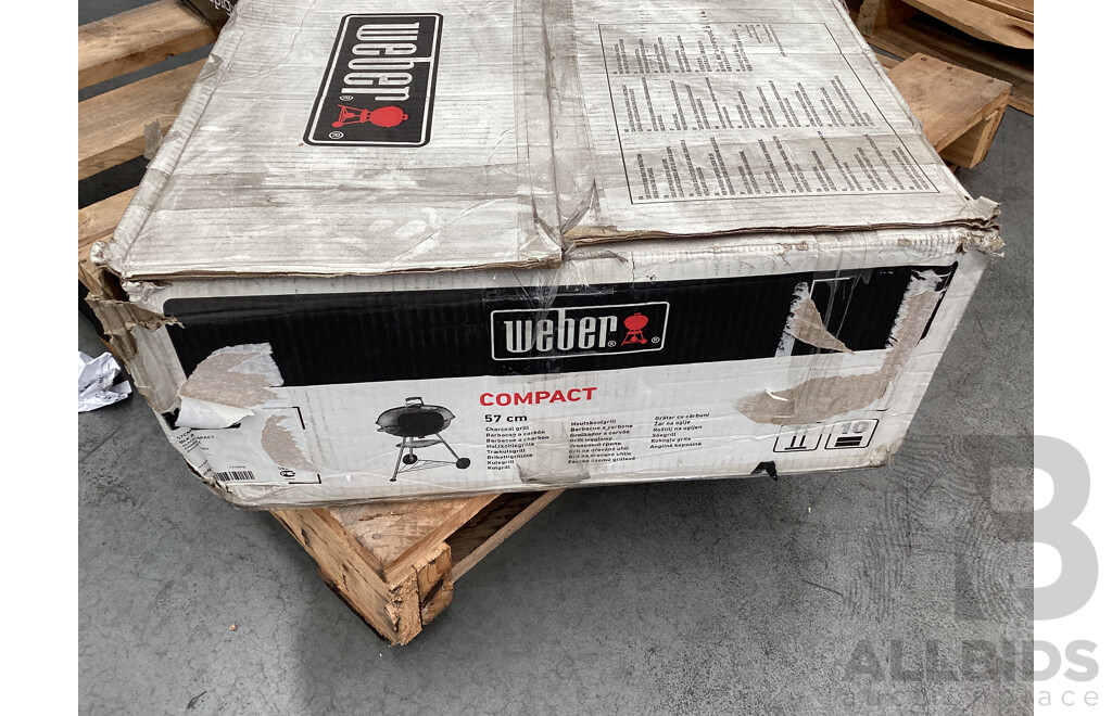 Weber Compact Kettle Charcoal Barbecue 57cm (k61597) - Black - ORP $299