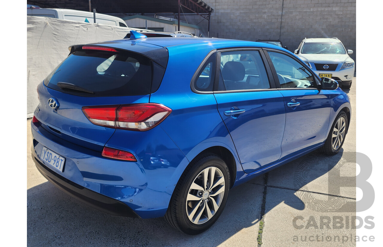 4/2017 Hyundai i30 Active PD MY17 5d Hatchback Blue 2.0L