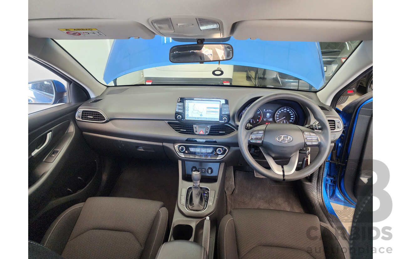 4/2017 Hyundai i30 Active PD MY17 5d Hatchback Blue 2.0L