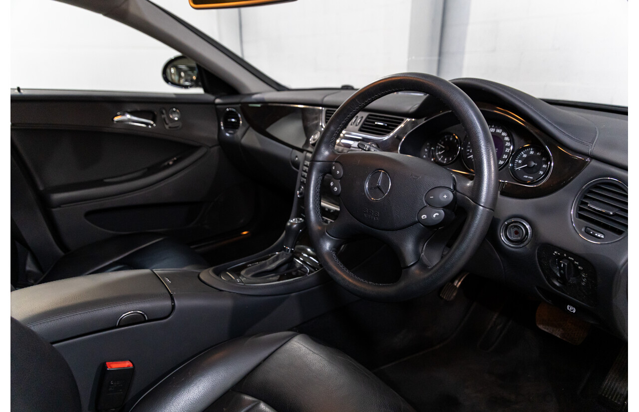 4/2007 Mercedes-Benz CLS 350 219 4d Coupe Obsidian Black Metallic V6 3.5L