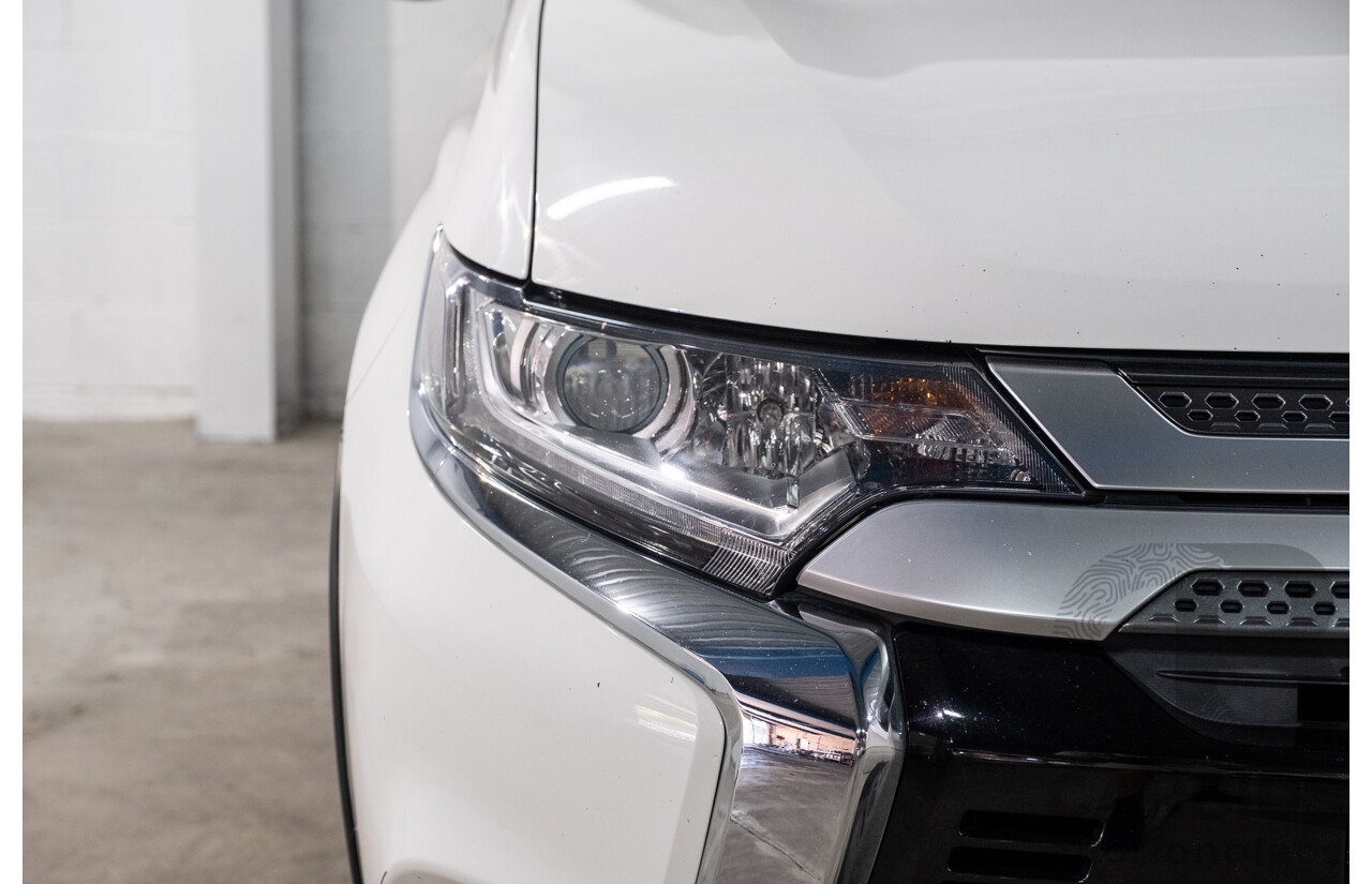 04/2019 Mitsubishi Outlander ES ADAS (FWD) ZL MY19 4d Wagon Solid White 2.4L
