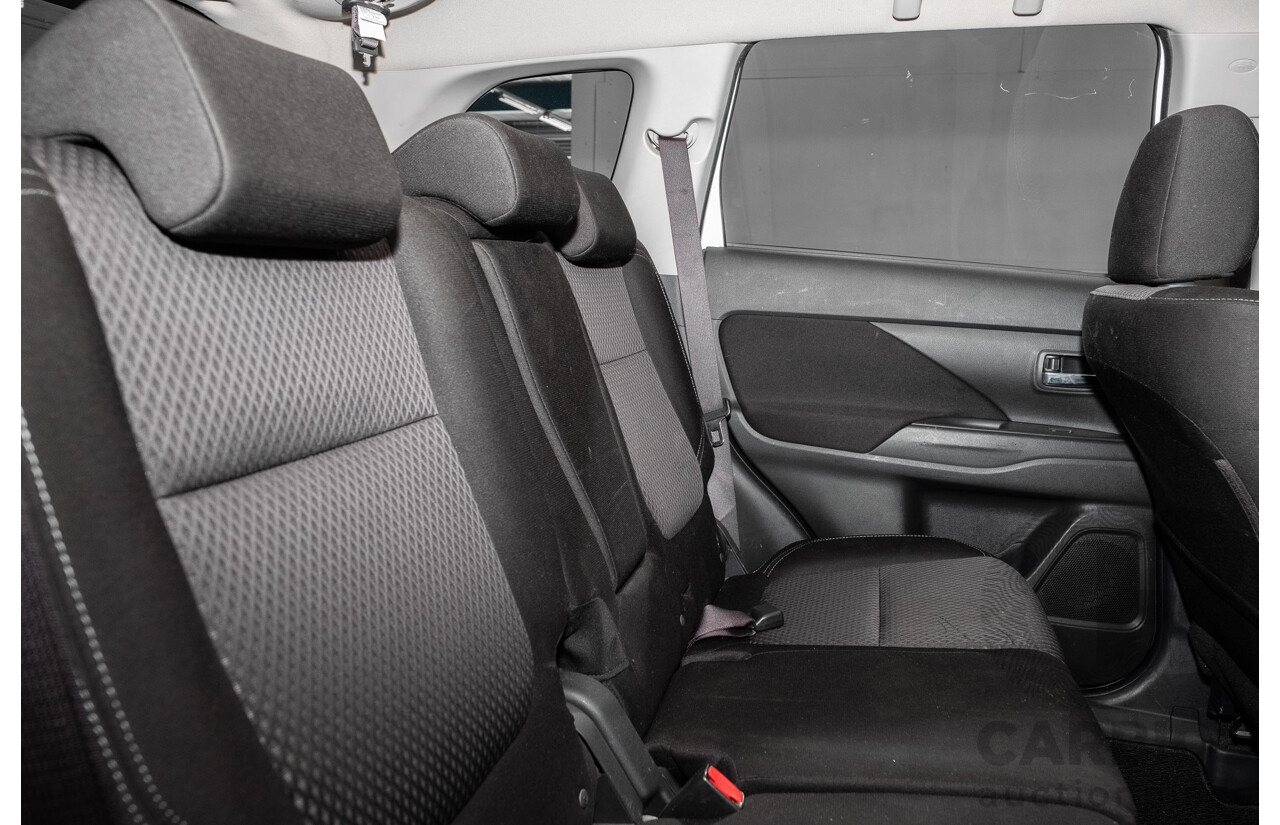 04/2019 Mitsubishi Outlander ES ADAS (FWD) ZL MY19 4d Wagon Solid White 2.4L