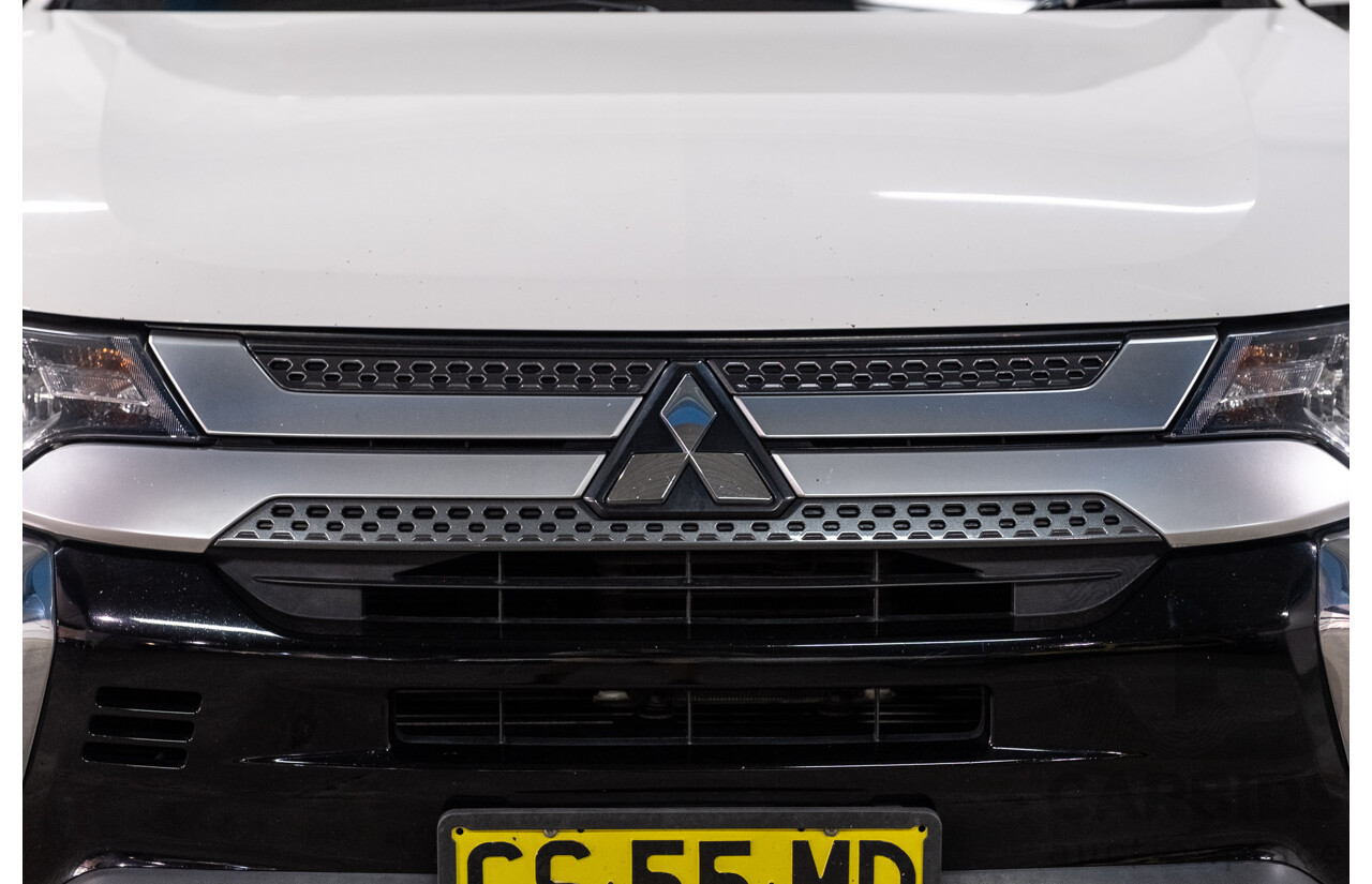 04/2019 Mitsubishi Outlander ES ADAS (FWD) ZL MY19 4d Wagon Solid White 2.4L