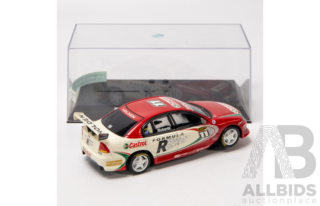 Scalextric 2004 Holden Formula R Commodore2  1:32 Scale Slot Car