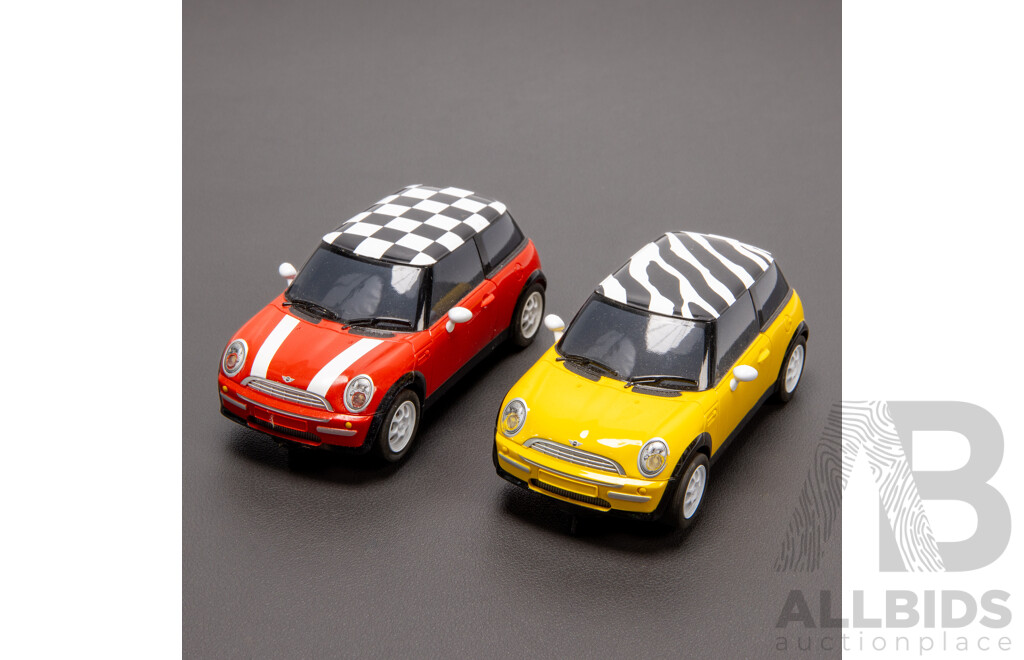 Pair of Scalextric Mini Clubman 1275 1:32 Scale Slot Cars