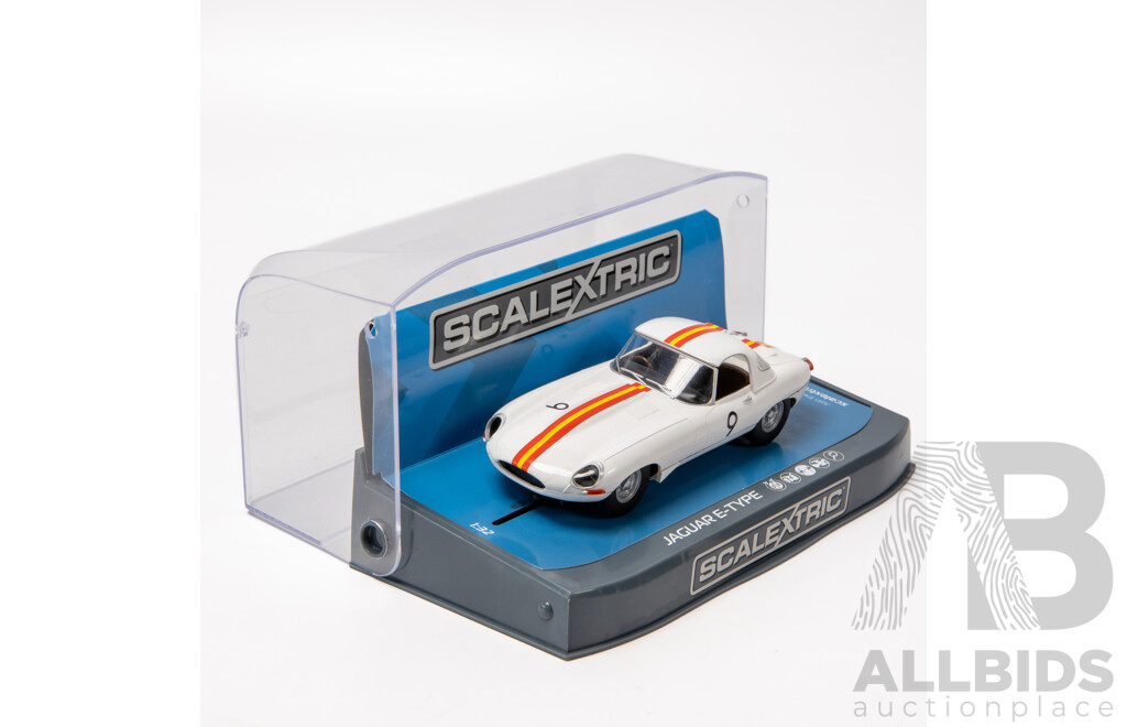 Scalextric 1965 E Type Jaguar 1:32 Scale Slot Car