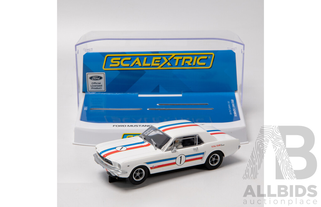 Scalextric 1965 Ford Mustang 1:32 Scale Slot Car