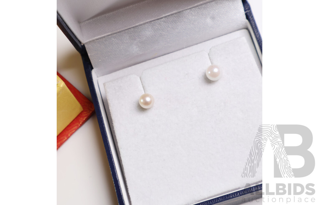 Assorted Pearl Jewellery - Earrings, Bracelets - Lot of 4