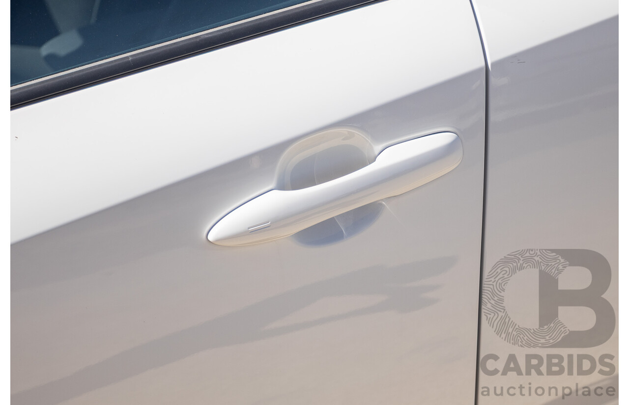 11/2024 Toyota Corolla Ascent Sport Hybrid ZWE219R 5D Hatchback Glacier White 1.8L - 70kw Hybrid