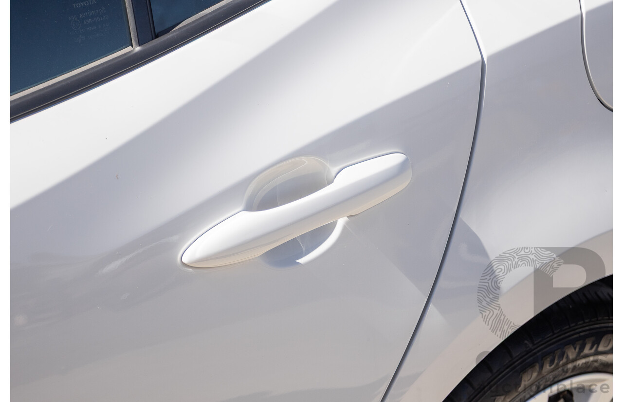 11/2024 Toyota Corolla Ascent Sport Hybrid ZWE219R 5D Hatchback Glacier White 1.8L - 70kw Hybrid