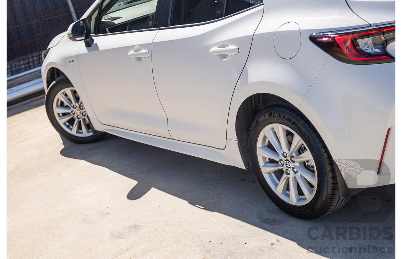 11/2024 Toyota Corolla Ascent Sport Hybrid ZWE219R 5D Hatchback Glacier White 1.8L - 70kw Hybrid