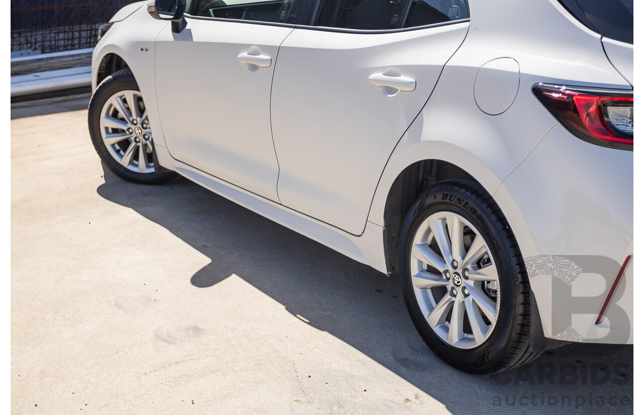 11/2024 Toyota Corolla Ascent Sport Hybrid ZWE219R 5D Hatchback Glacier White 1.8L - 70kw Hybrid