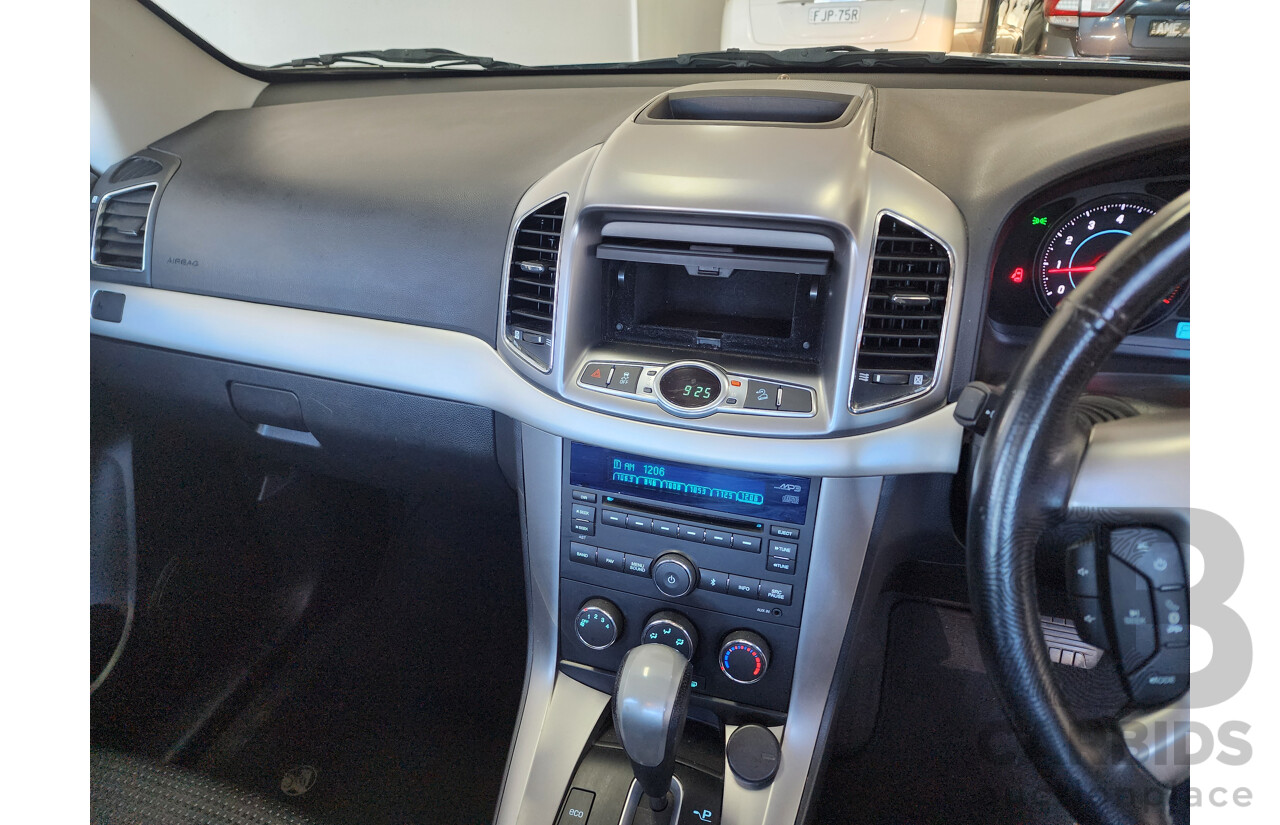 12/2013 Holden Captiva 7 SX (fwd) CG MY13 4d Wagon Silver 2.4L